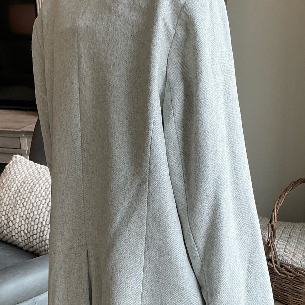 Talbots Gray Herringbone Wool Blazer, Size 10 - Picture 4 of 7